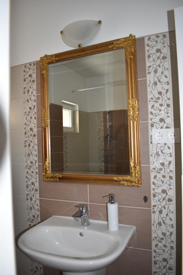 Livia Apartman Hévíz Exterior foto